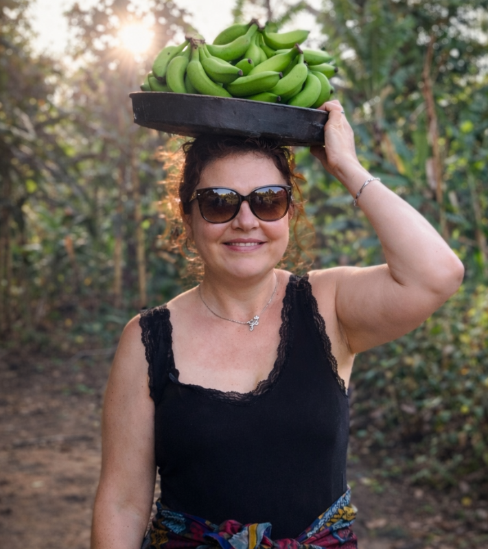 journal-savane-safari-dream-tanzanie Une personne écrivant dans un journal de safari